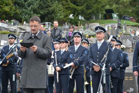 KOMEMORACIJA NA POKOPALIŠČU 10